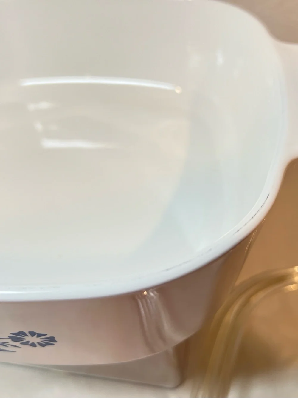 EUC Vintage CorningWare “Blue Cornflower” 2L Casserole Dish with Glass Lid